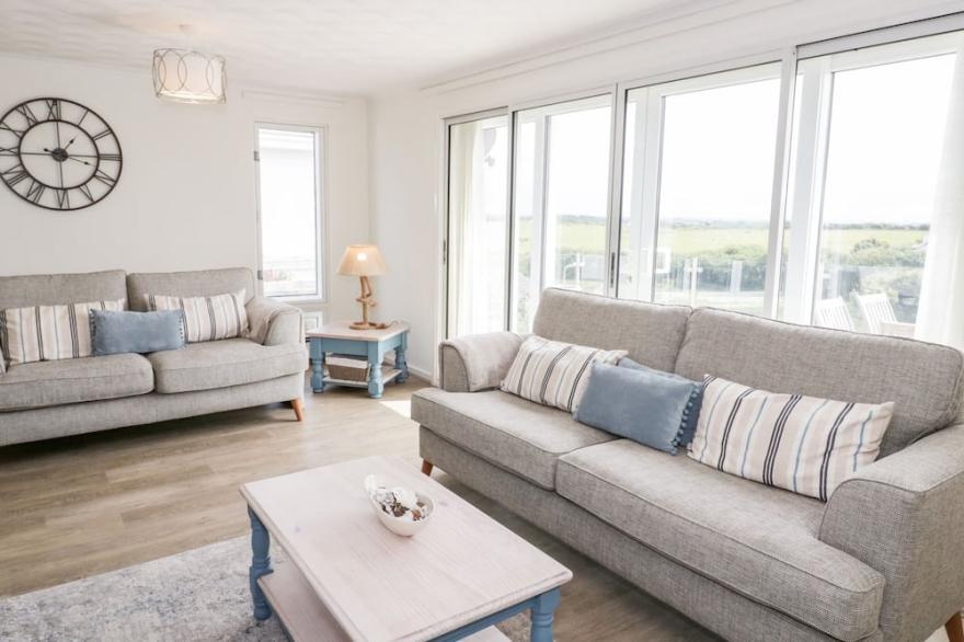 GORWELION, family friendly, country holiday cottage in Trearddur Bay
