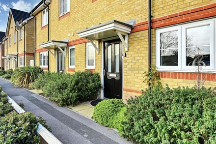 London Heathrow Living Holywell Serviced House B, Stanwell