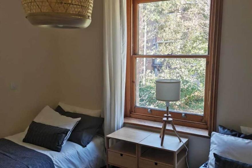 New York loft-style 2 bed apartment close to beach