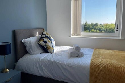 Park View Luxury 2-bedroom serviced apartment