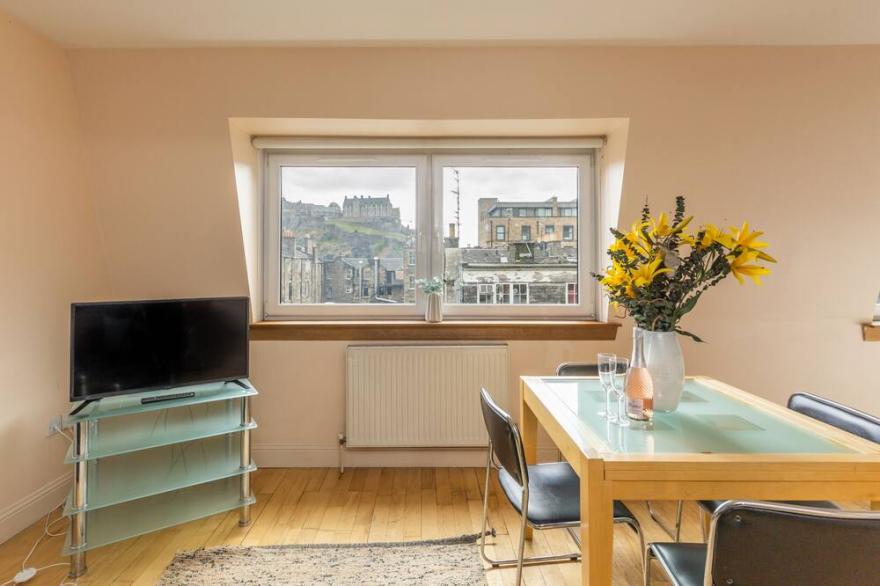 Amazing Castle View Apartment