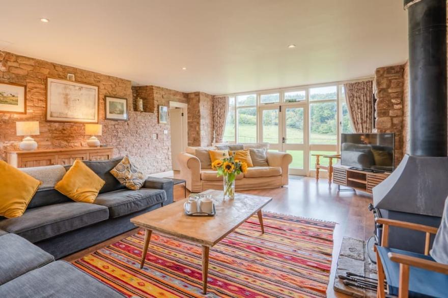 Lodge Barn, Forest Of Dean - Sleeps 18 Guests  In 9 Bedrooms