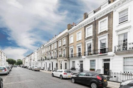 Charming 1 bed flat with balcony in Pimlico