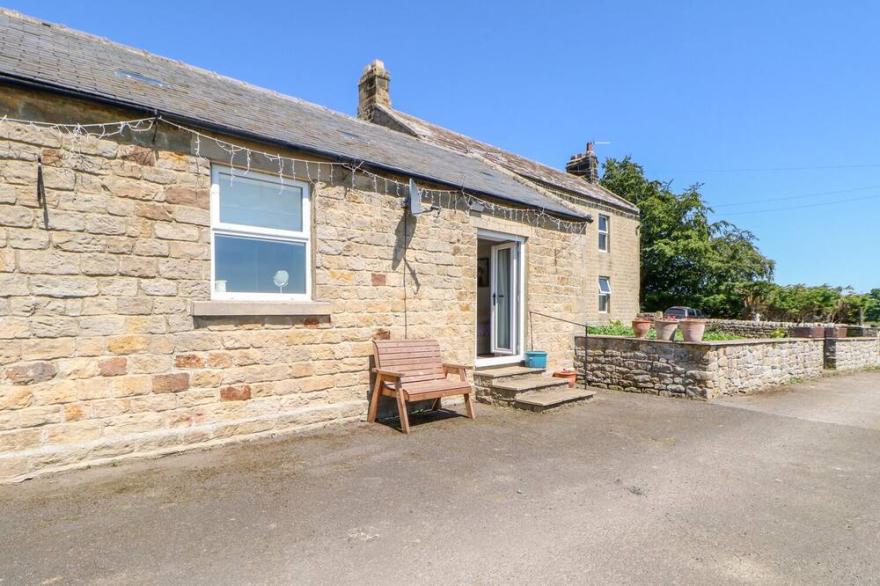 PARK HOUSE COTTAGE, Pet Friendly, With A Garden In Barnard Castle