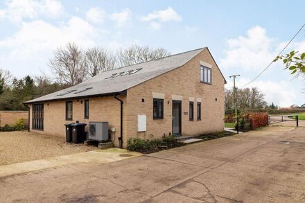 4 bedroom accommodation in Wicken, near Soham