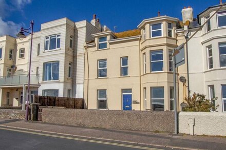 Brixham View - Two Bedroom Apartment, Sleeps 4