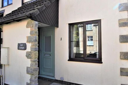 Ash Cottage - Two Bedroom House, Sleeps 4