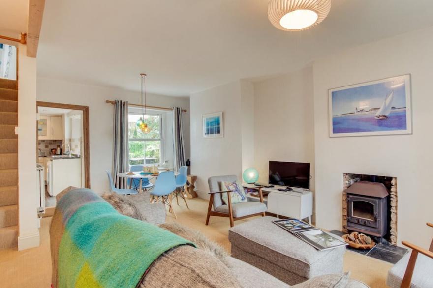 Patchwork Cottage - Two Bedroom House, Sleeps 4