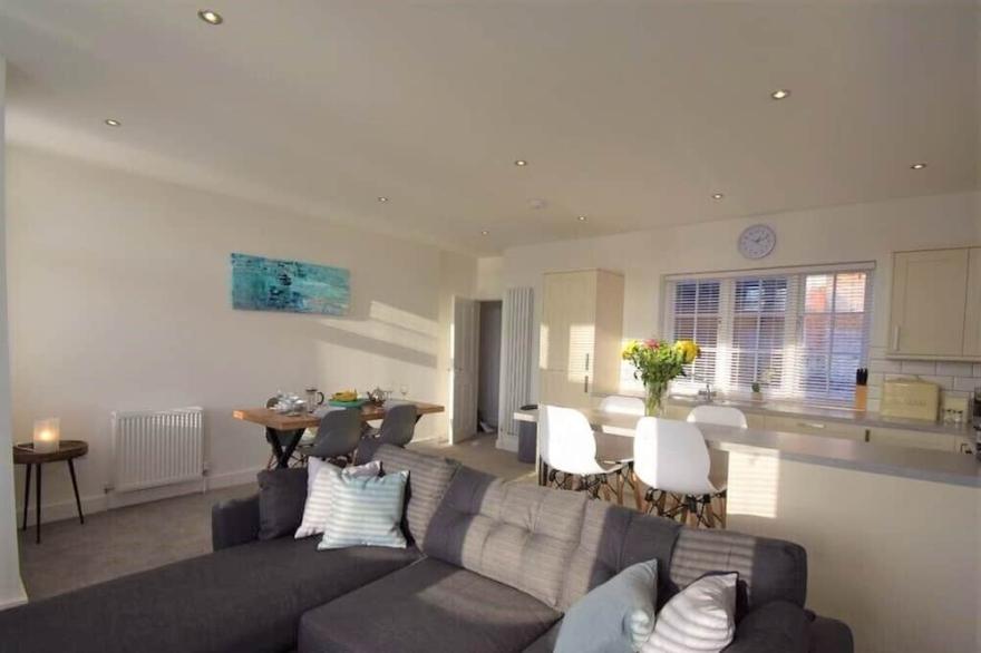 Luxury family friendly holiday home on the Scarborough seafront near Castle