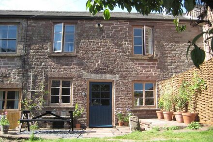 Cottage With Views Of Forest Of Dean