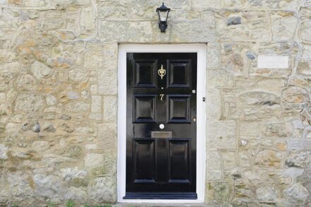 Charming Victorian Cottage In Shanklin Old Village & Dog Friendly