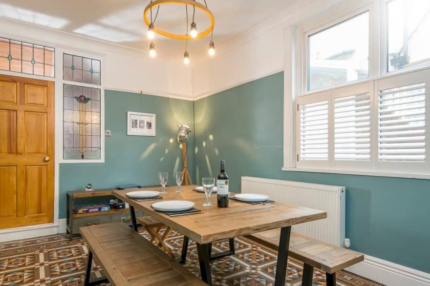 Pass The Keys | Cosy 4 Bed House In The Heart Of Roath, Sleeps 7!