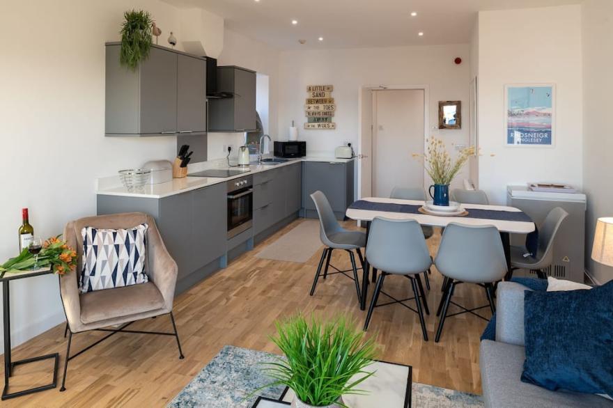 Sea Breeze: Three bedroom holiday apartment in Rhosneigr
