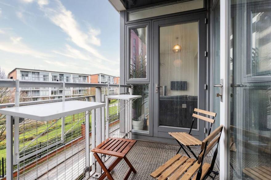 Spacious Contemporary Apt Centrally Located Nr Bullring | Balcony & Free Parking