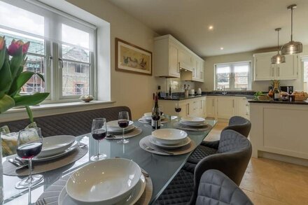 This lovely getaway for friends and families offers spacious and open plan living with enough room t