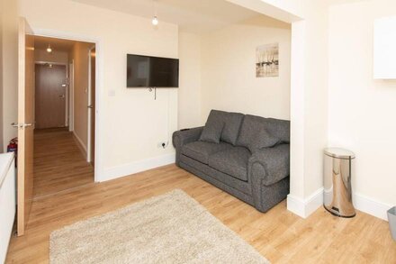 One Bedroom Flat for Contractors, Nurses & Couples