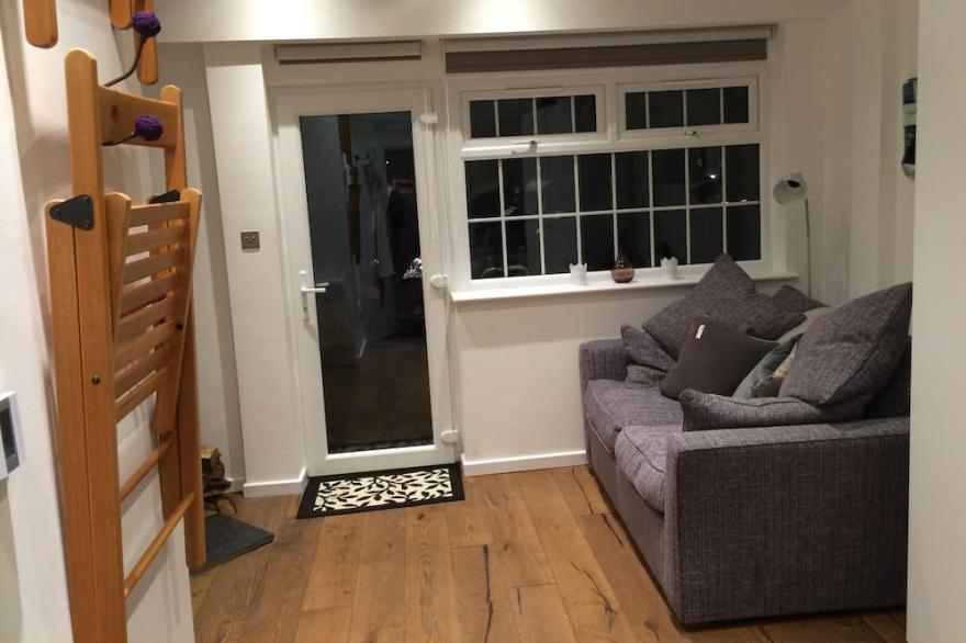 Stunning, newly refurbished countryside Studio With Woodburning stove