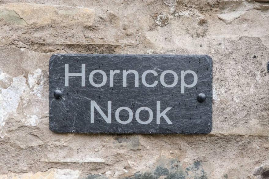 HORNCOP NOOK, romantic, with a garden in Kendal