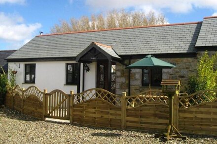 2 Bed, Dog Friendly Cottage, on Bodmin Moor, Cornwal, Delphy Cottage