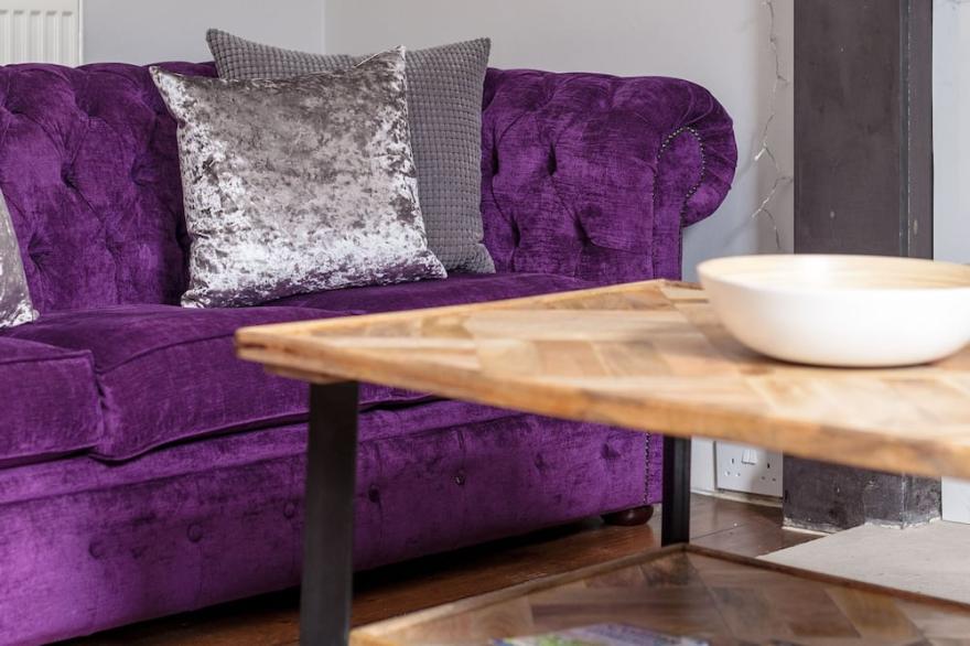 412 Lovely 2 bedroom apartment close to Holyrood Park