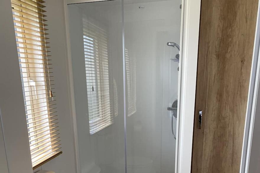 Brand new 2021 Lodge - private access to the coastal path