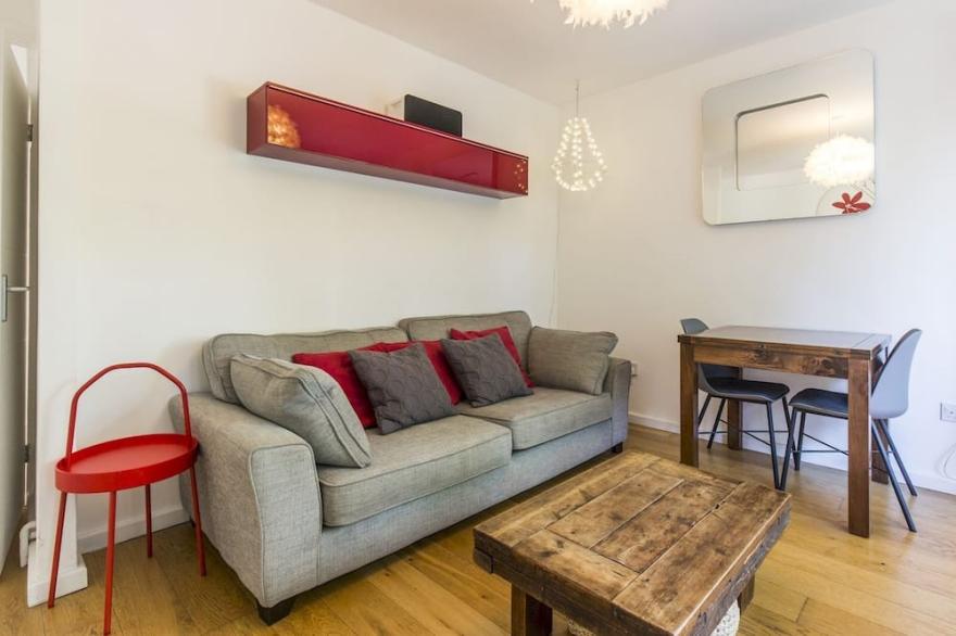 Pass the Keys | Peckham Bright Balcony Apartment