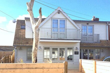 Camber Sands. Large luxury beach house, with views of dunes.