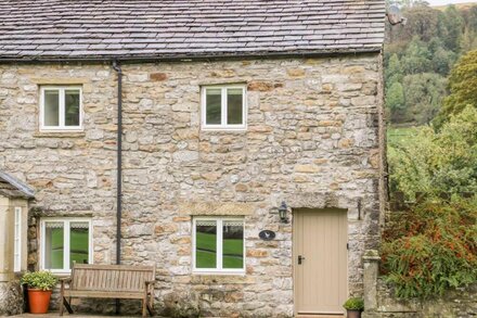 CROFT COTTAGE, with a garden in Arncliffe