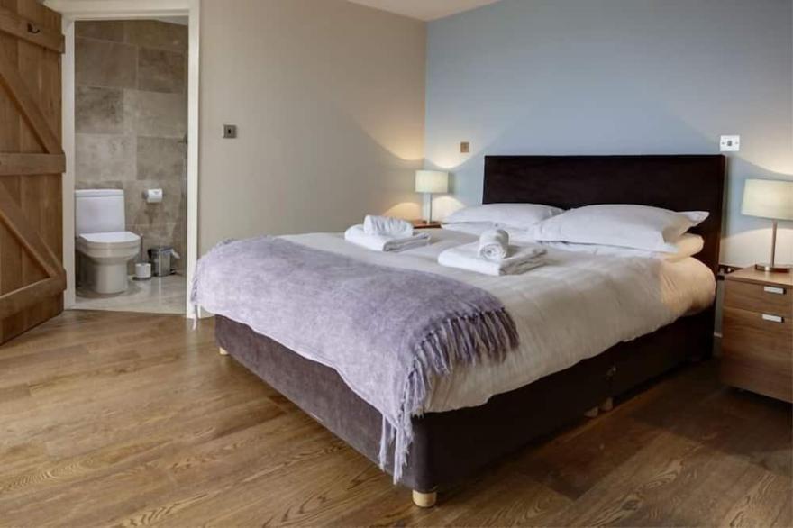 The Threshing Barn -  a llyn peninsula that sleeps 6 guests  in 3 bedrooms