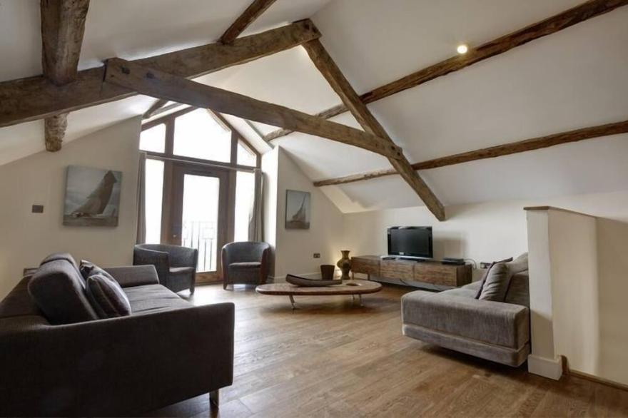 The Threshing Barn -  a llyn peninsula that sleeps 6 guests  in 3 bedrooms