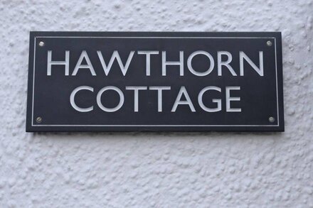 HAWTHORN COTTAGE, pet friendly, country holiday cottage in St Teath