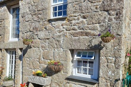 The Barn, a charming cottage in a  peaceful location 3 miles from St Ives