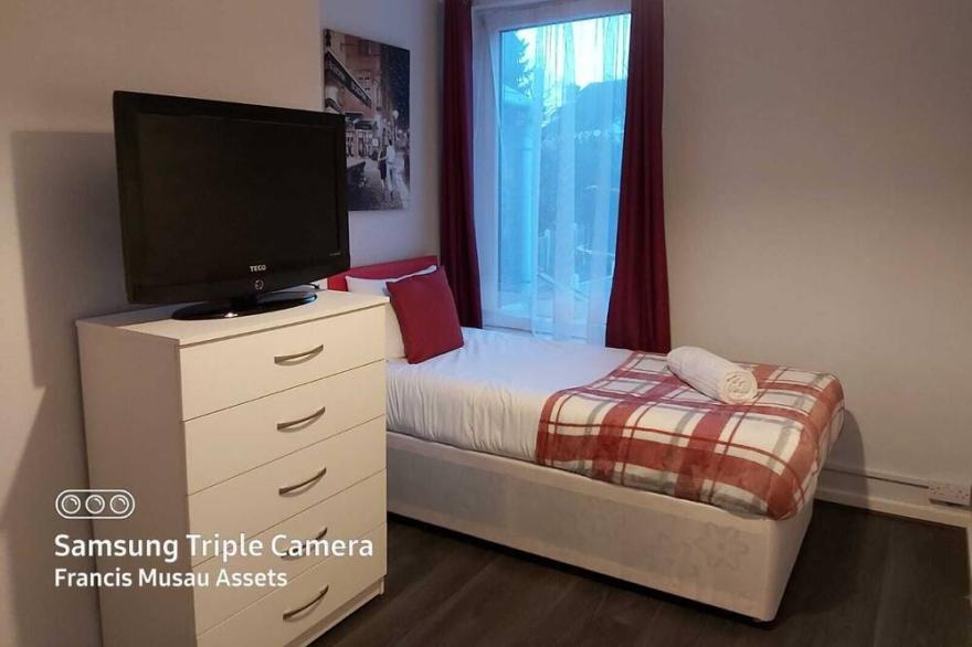 Garden City House - Huku Kwetu (Notts) - 2 bed (sleeps 5)