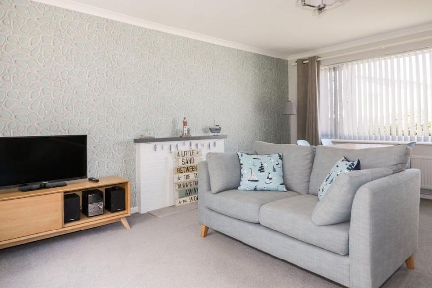 SEA SALT, family friendly, character holiday cottage in Bude