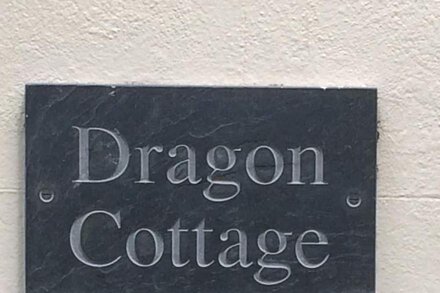 Dragon Cottage - Romantic Hideaway