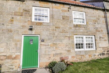 MANOR HOUSE FARM COTTAGE, pet friendly, with open fire in Staithes