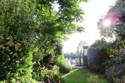 Long Melford Grade II listed Meadowview Cottage