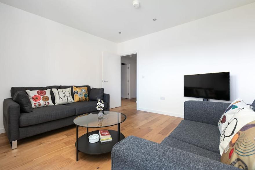 Luxury Apartment In Stratford Mins From Westfield's And London's Olympic Stadium