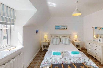 Wren Cottage -  a cottage that sleeps 5 guests  in 2 bedrooms