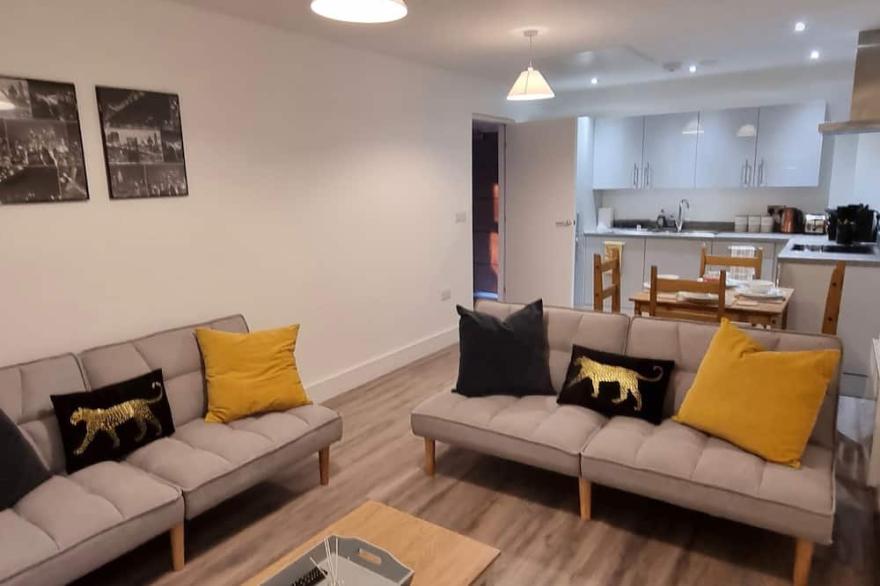 Brand new Double or Twin beds - Salford quays