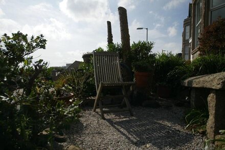 CHANNINGS ST IVES, Sleeps 10-12 Panoramic Sea Views and Parking