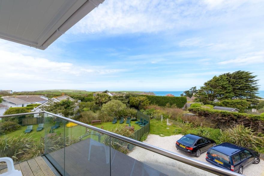4 Star Apartments With Balcony & Stunning Sea Views