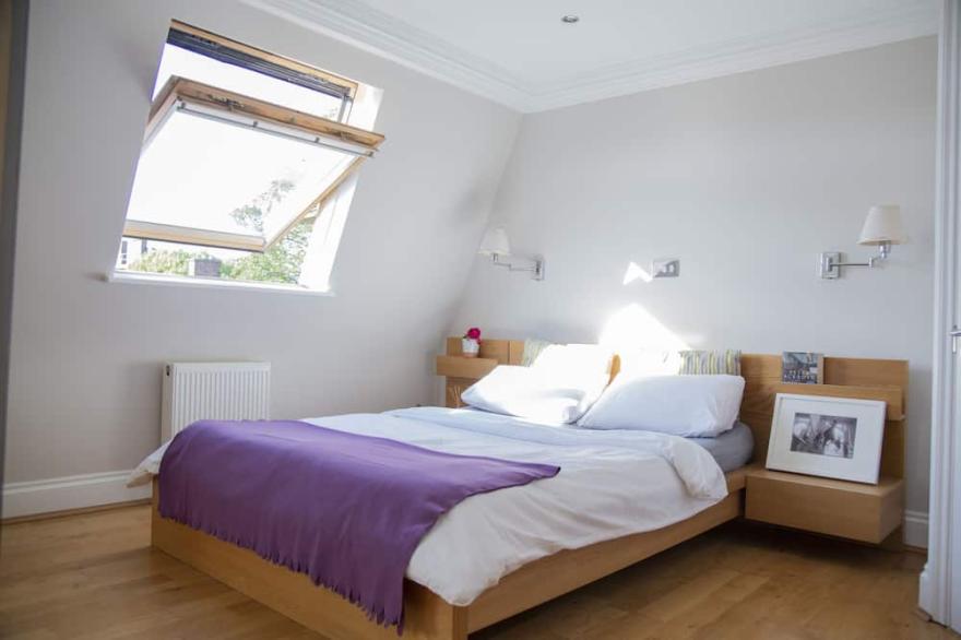 Bright and airy apartment in beautiful Islington, London