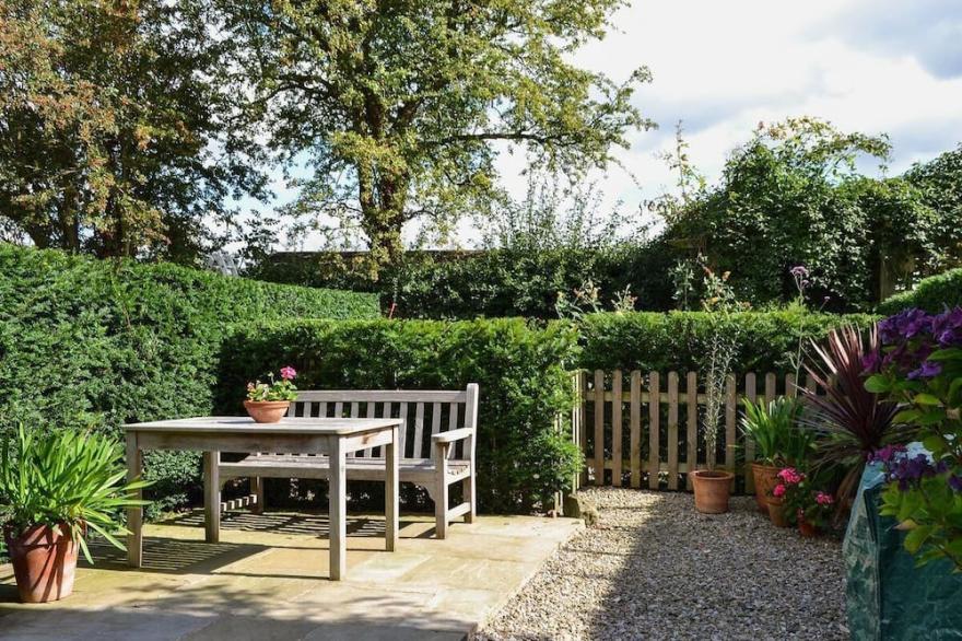 Very spacious comfortable cottage near York in beautiful peaceful countryside