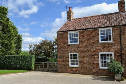 Very spacious comfortable cottage near York in beautiful peaceful countryside