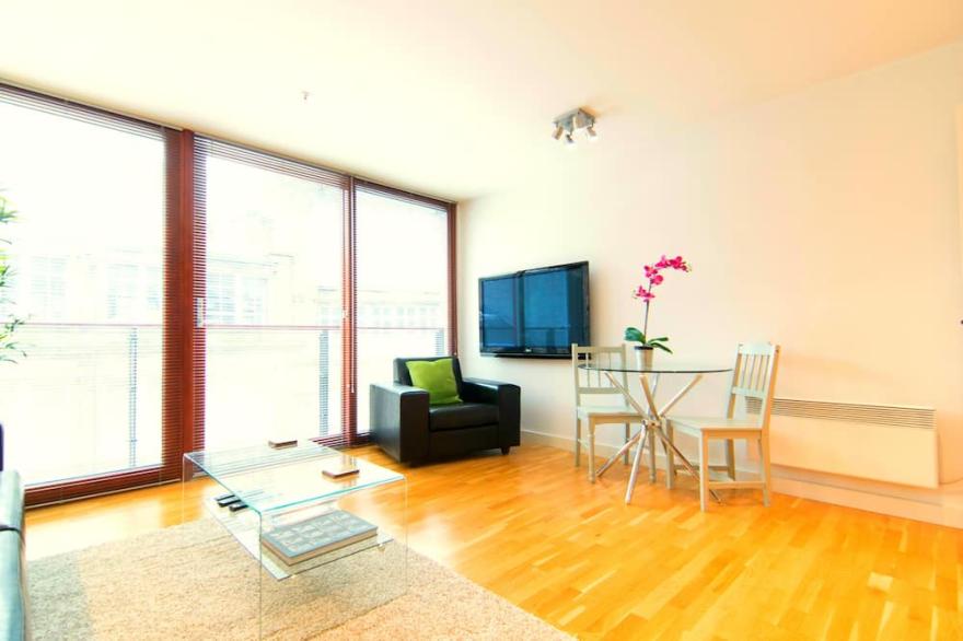 Heart Of Glasgow City Center Apartment Holiday Home