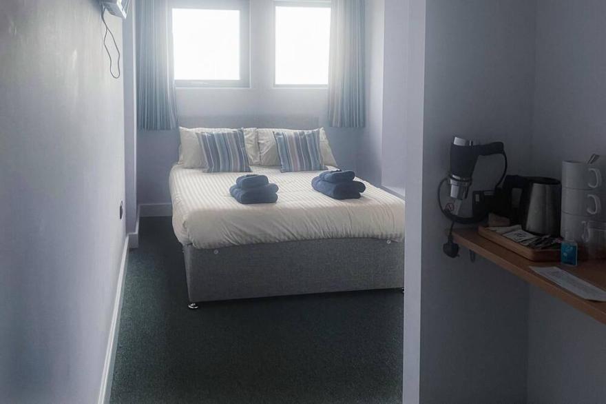 No 6 Ocean Cabins - Saundersfoot Harbour