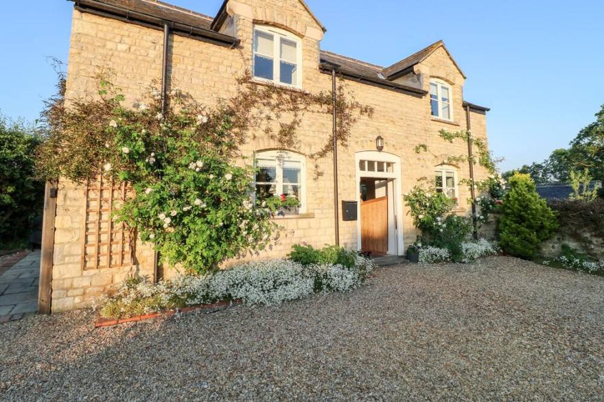 THE COACH HOUSE, Family Friendly, With A Garden In Barrowden