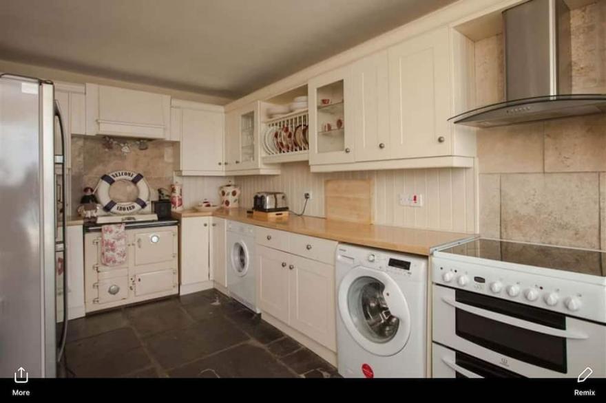 Coastal cottage , historic and award winning, absolute ocean front rural glens