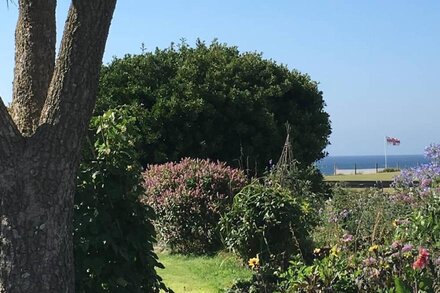 Holiday cottage on a beautiful Cornish beach